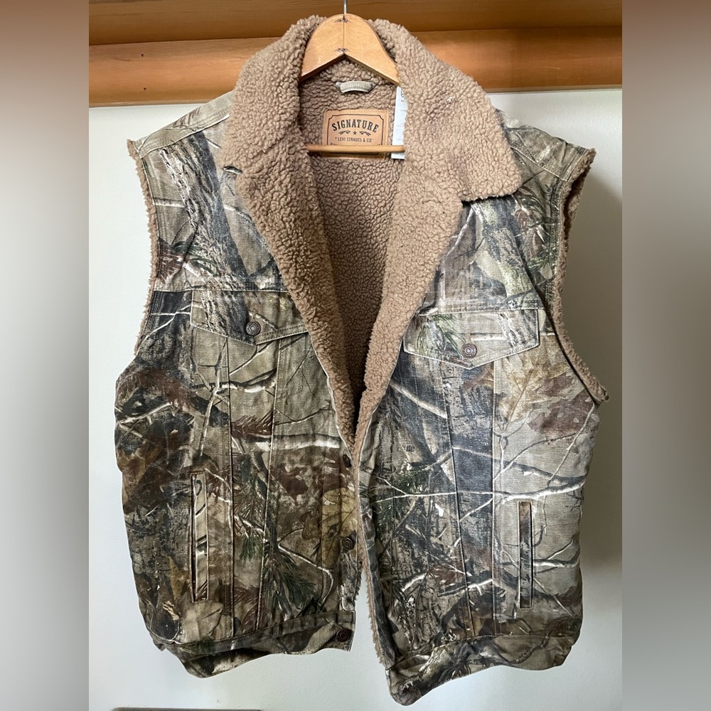 Levi Strauss Signature Men's Camouflage Vest with Sherpa Lining